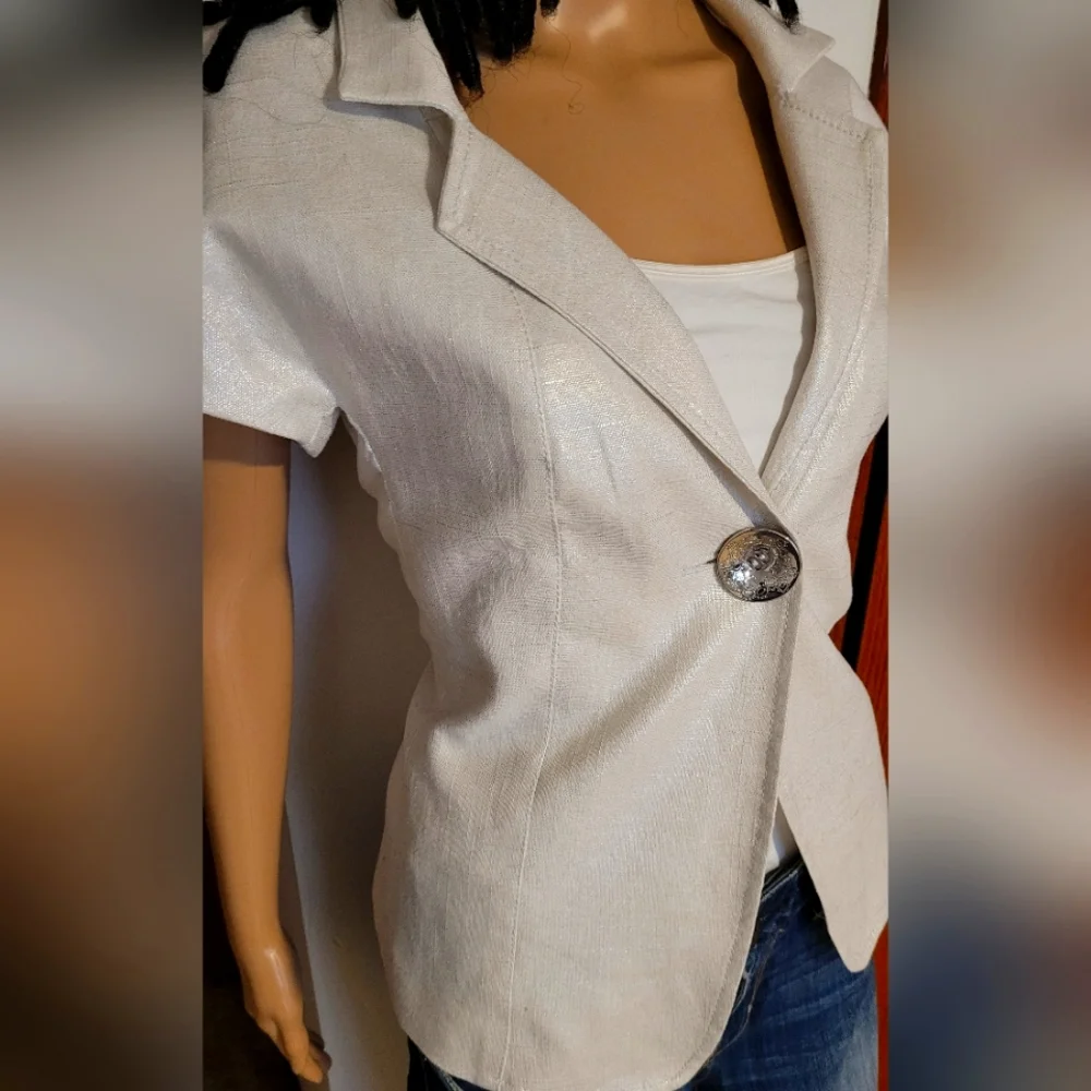 NWOT/ Focus 2000 Metallic Top ( Holiday )